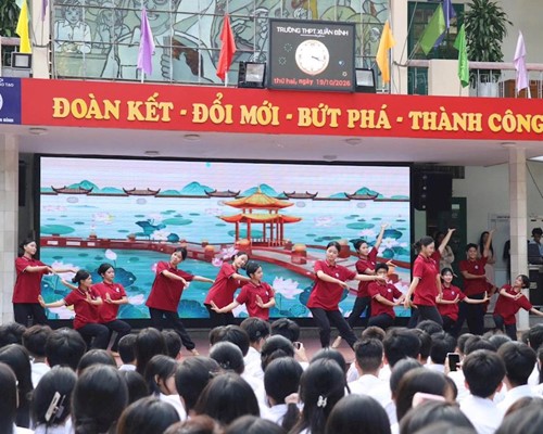 Tháng Mười dịu dàng – Bùng nổ cảm xúc cùng chương trình chào cờ song ngữ kỷ niệm ngày phụ nữ Việt Nam 20/10